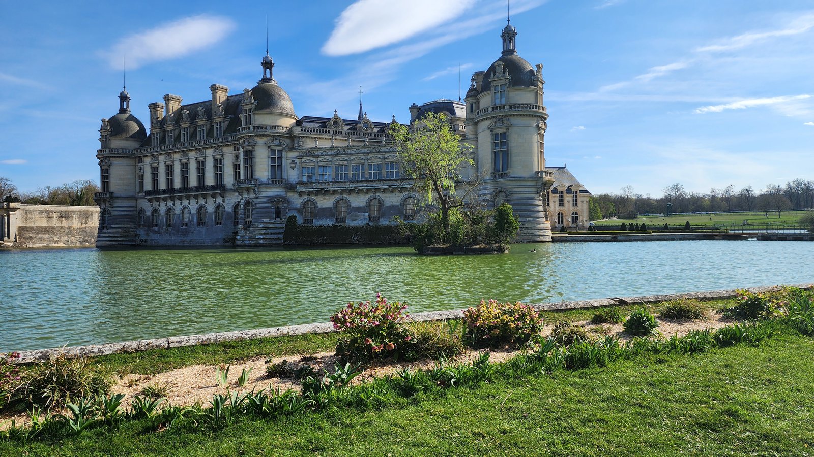 paris-to-chantilly-day-trip-family-guide/hero.jpg